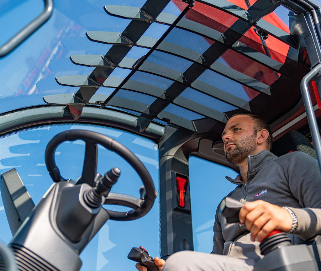 Rotating Telehandler 8.39 - Magni in Morocco & Africa - Vemat Group LTD