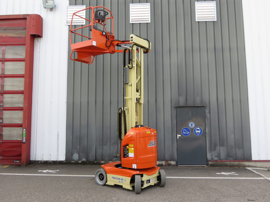 Nacelle à mât vertical Toucan® Toucan 8E-L - JLG Maroc Afrique - VEMAT GROUP Senegal Mauritanie Nigeria Tchad  Tunisie 1