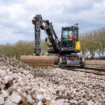 Pelle Rail-Route 136MRail - Mecalac 27 Maroc Afrique - VEMAT GROUP Senegal Mauritanie Nigeria Tchad Tunisie