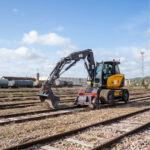 Pelle Rail-Route 216MRail - Mecalac 29 Maroc Afrique - VEMAT GROUP Senegal Mauritanie Nigeria Tchad Tunisie