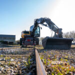 Pelle Rail-Route 216MRail - Mecalac 34 Maroc Afrique - VEMAT GROUP Senegal Mauritanie Nigeria Tchad Tunisie