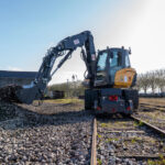 Pelle Rail-Route 216MRail - Mecalac 38 Maroc Afrique - VEMAT GROUP Senegal Mauritanie Nigeria Tchad Tunisie