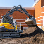 Pelle SKID sur chenilles 10MCR - Mecalac 22 Maroc Afrique - VEMAT GROUP Senegal Mauritanie Nigeria Tchad Tunisie